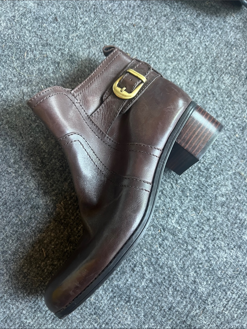 Women Gold Buckle
